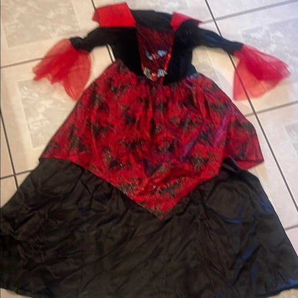 Vampire Princess Kids Costume - Red and Black - Picture 2 of 6